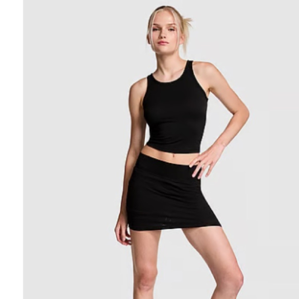🆕PINK SEAMLESS SKORT /BLACK